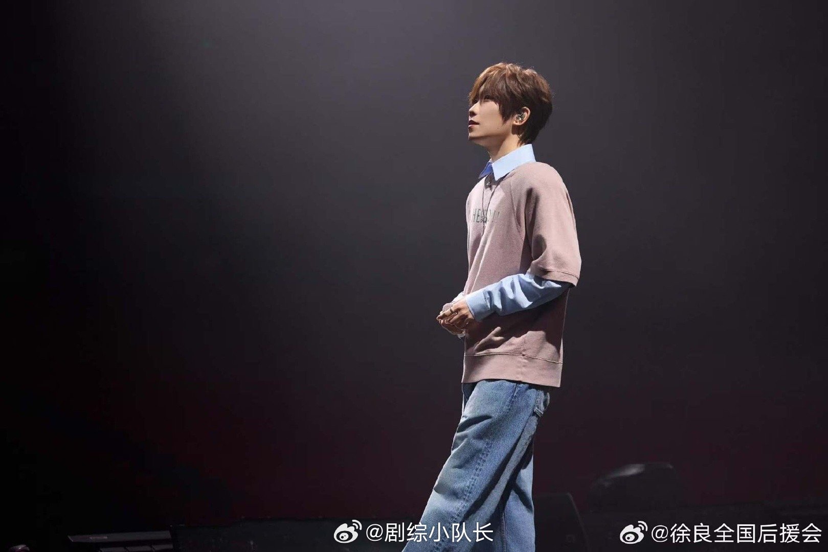 徐良演唱会散场像放学徐良演唱会梦回学生时代 散场的时候，有人背着包小跑，有人慢悠