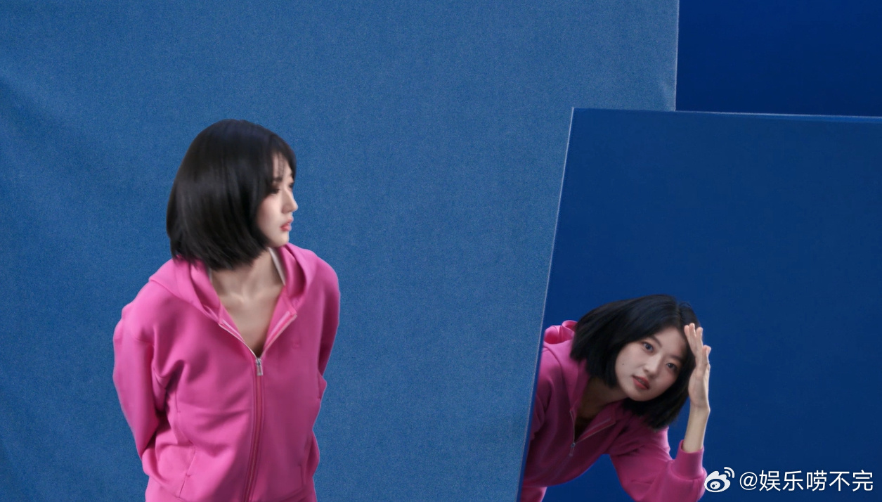 孙千不被定义的女性很漂亮火龙果色系运动风又灵又飒！孙千野生自由的灵气拉满，不被定