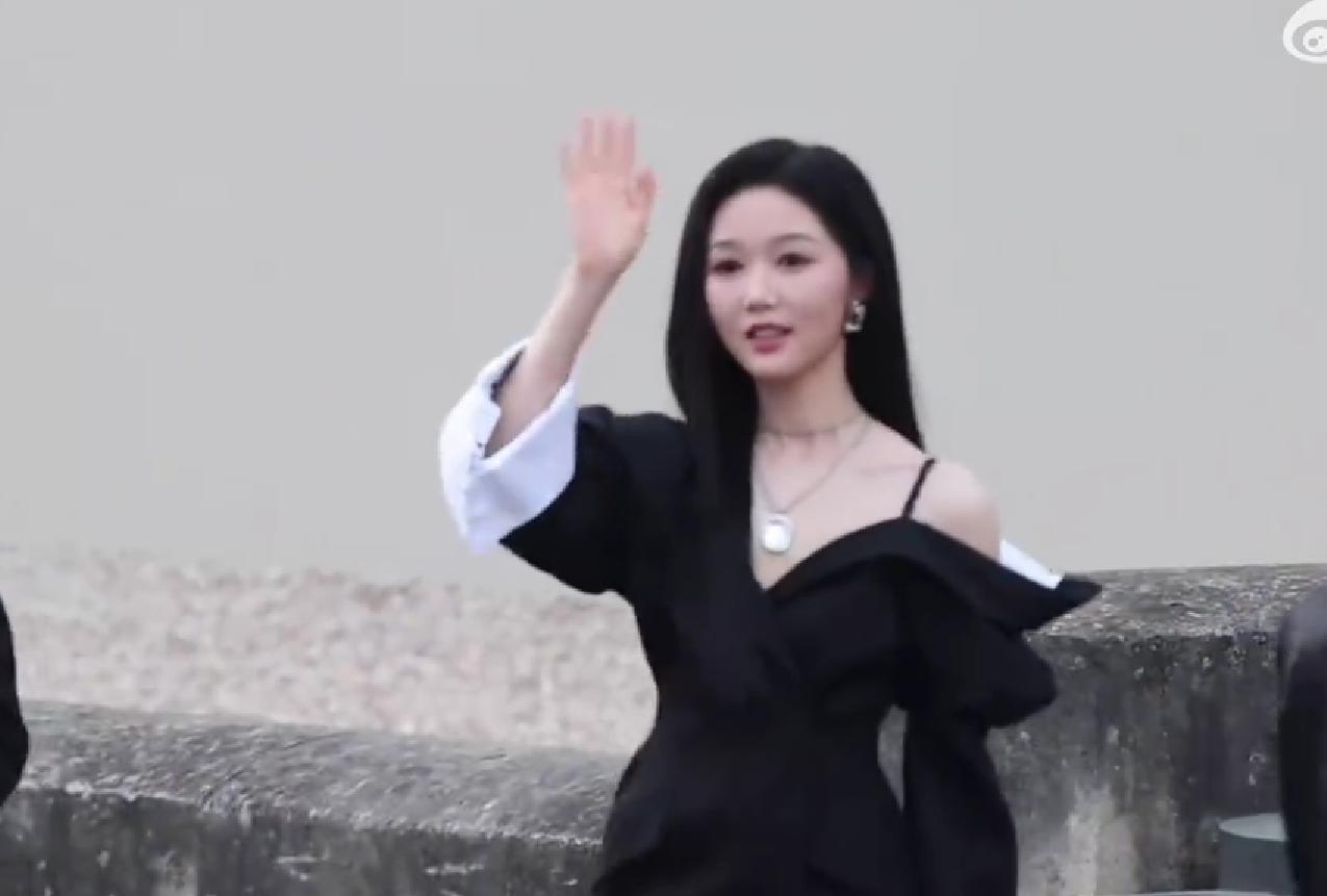 岳雨婷为看秀豪掷百万，凭实力出圈不丢人，女孩子有事业心太酷了
最近岳雨婷彻底出圈