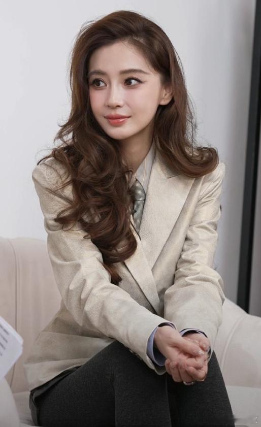 Angelababy直播美成这样.......