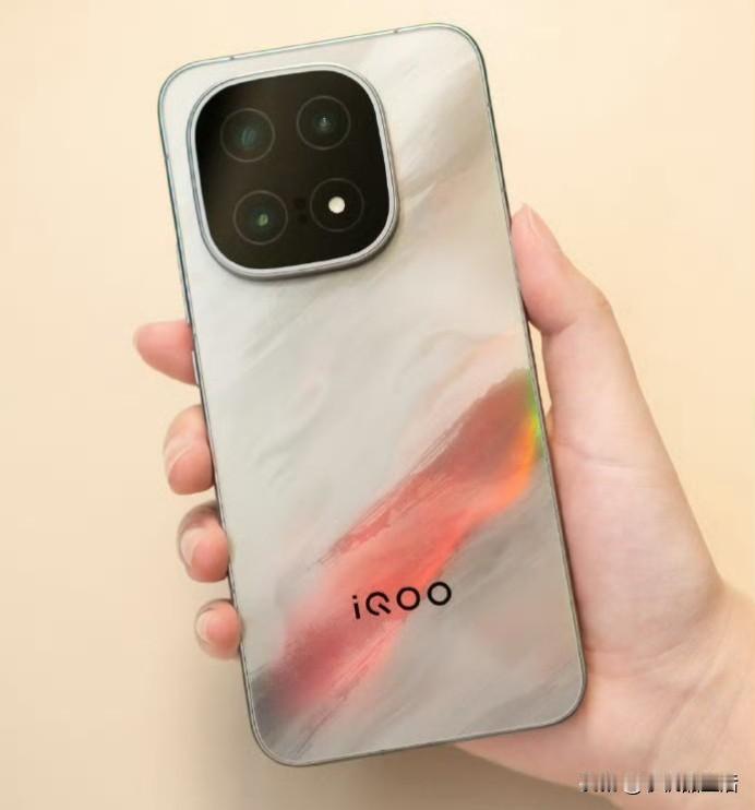 曝iQOO16将首批搭载骁龙8eGen6Pro，或涨价300！

近日，有数码博