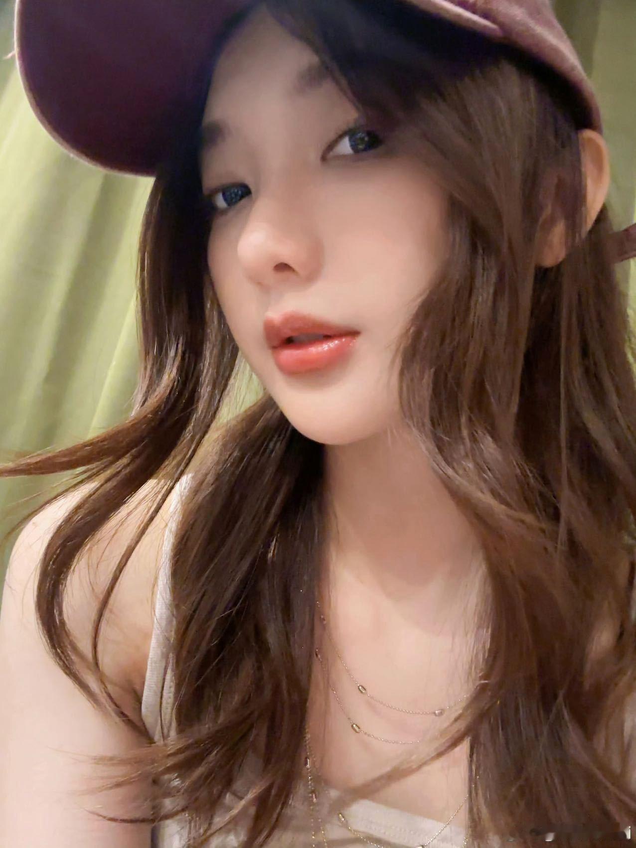 李紫婷想念火箭少女的舞台李紫婷的回复说出了无数粉丝心声，深深怀念火箭少女的舞台，