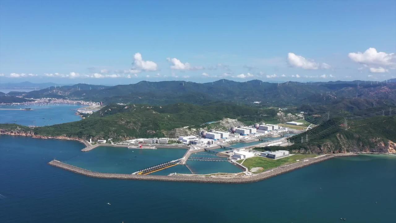 美媒：中国核电装机容量将于2032年超过美国！
中国正在加快核电站建设，而美国却