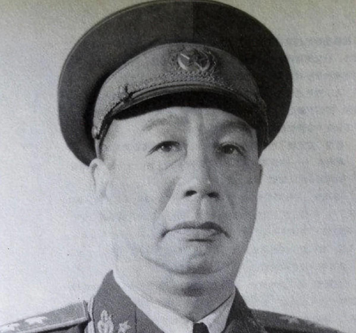 1995年华东野战军最后首长去世，上将张震泪流满面：往后还有谁能送我呢？
194