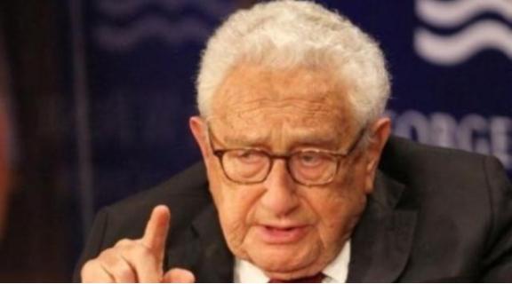 [浮云]一旦中美开战，美军将全面轰炸中国？100岁的基辛格早就发出过警告：“美国