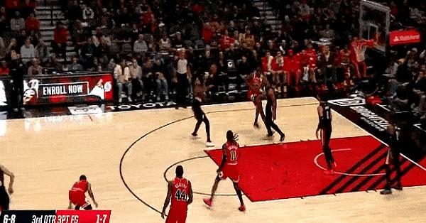 杨瀚森这神操作真的能把队友给气死

今天开拓者主场121比122惜败公牛，就差一