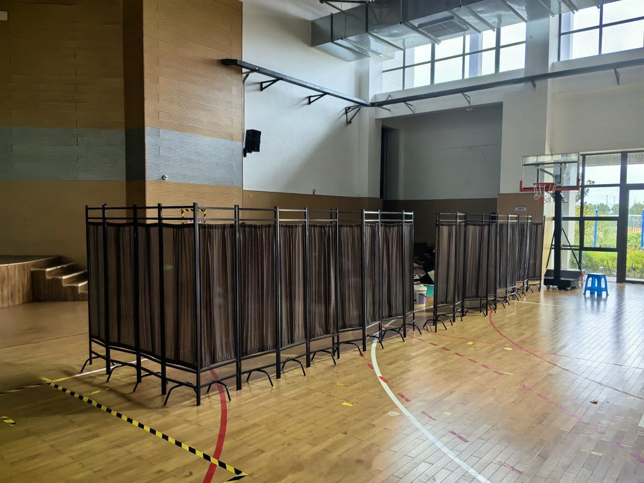 风雨尽处灯火如初台风过后宁波从容重启 台风“白海豚”12时50分离开浙江，宁波下