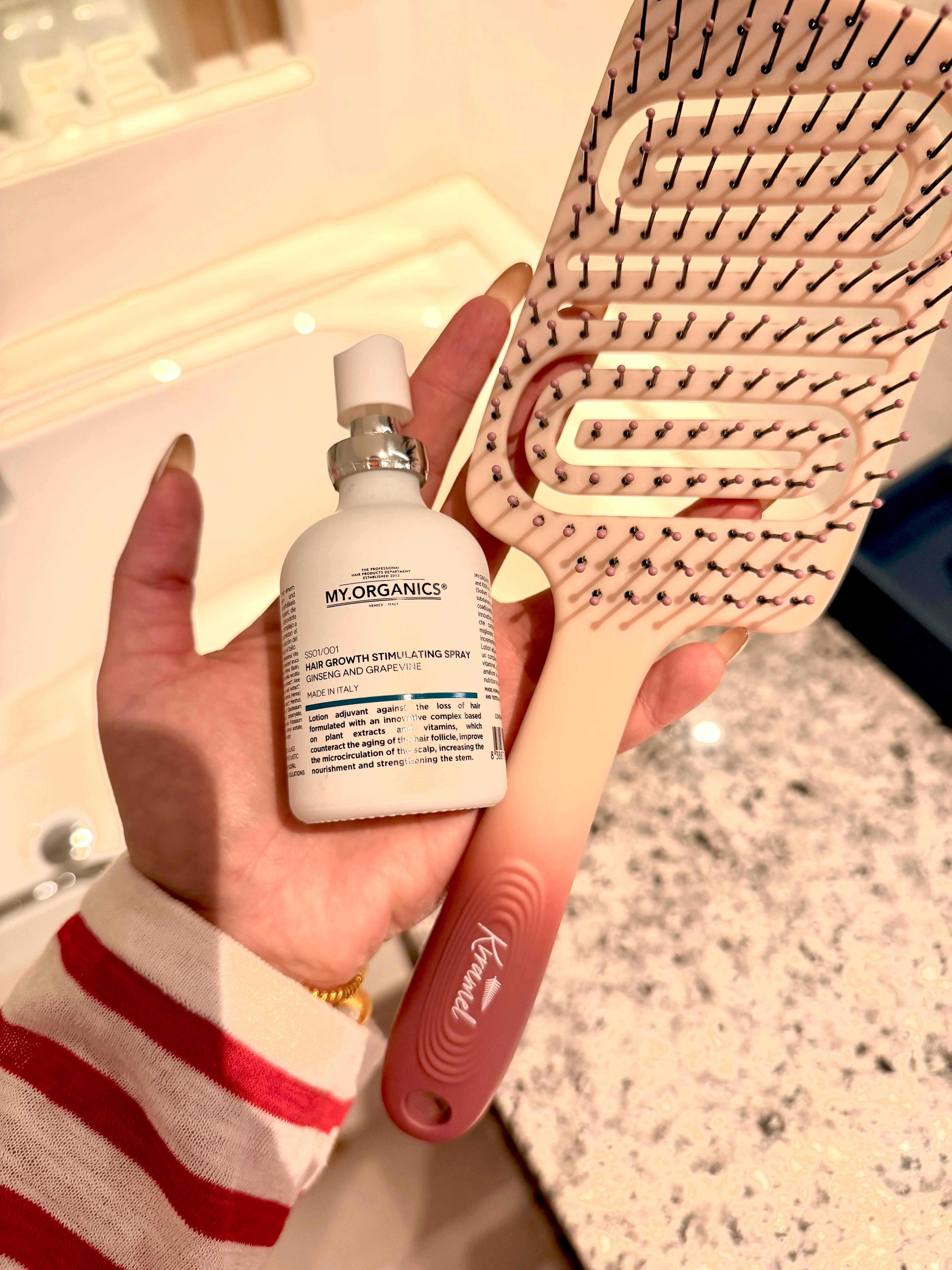 我的护发生发秘籍按照我这个洗头的频率不脱发真的很牛了！生发液+大号按摩梳，有用！