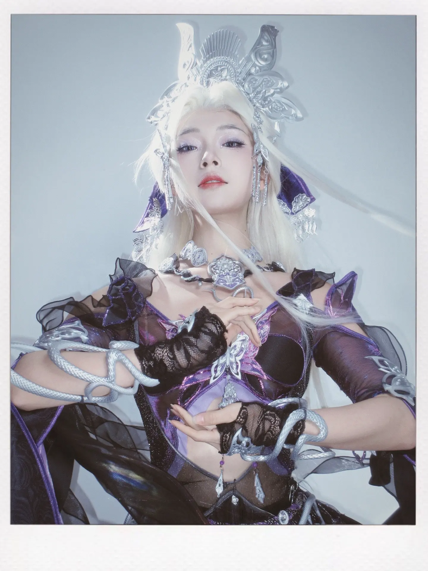 “撕拉片”毒姐美貌认证。