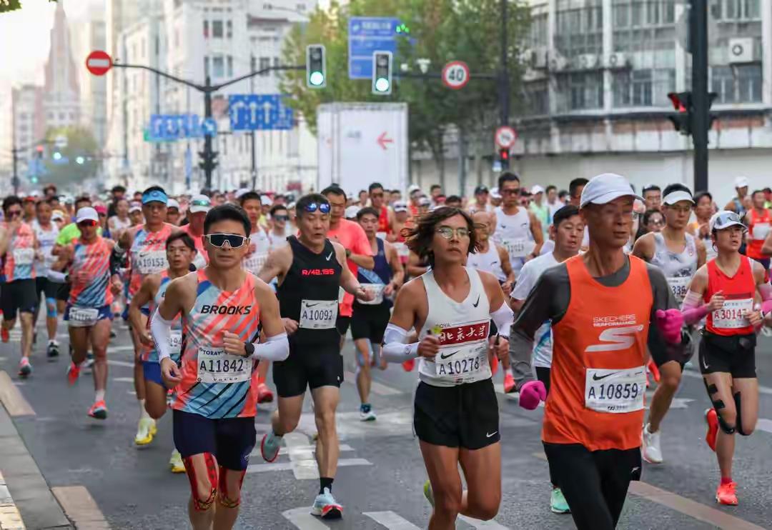 对“万州环湖马拉松”丑闻的追问 !

1.难道我们耗费巨大人力物力，就是为了在国