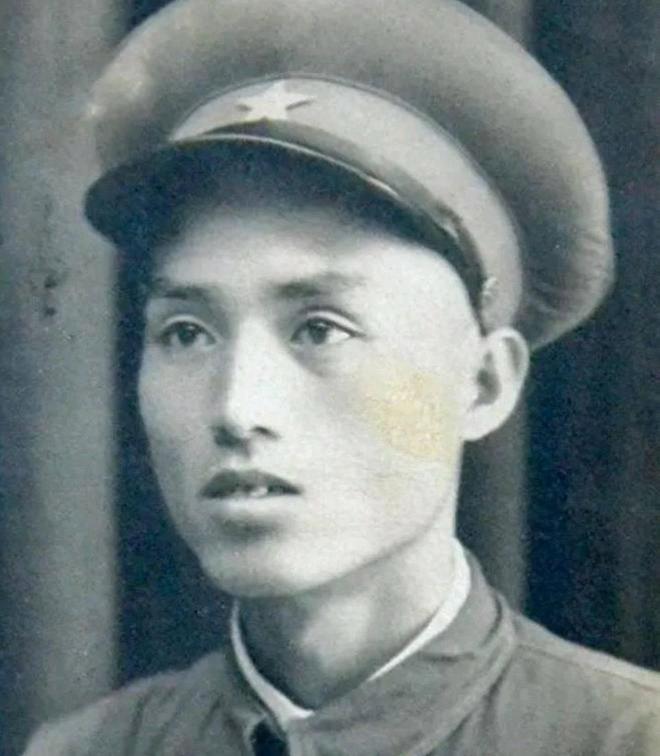 1942年，赵培宪被俘，日军拿他练刺杀，突然他摸到了裤腰带，而且有点松，顿时，他
