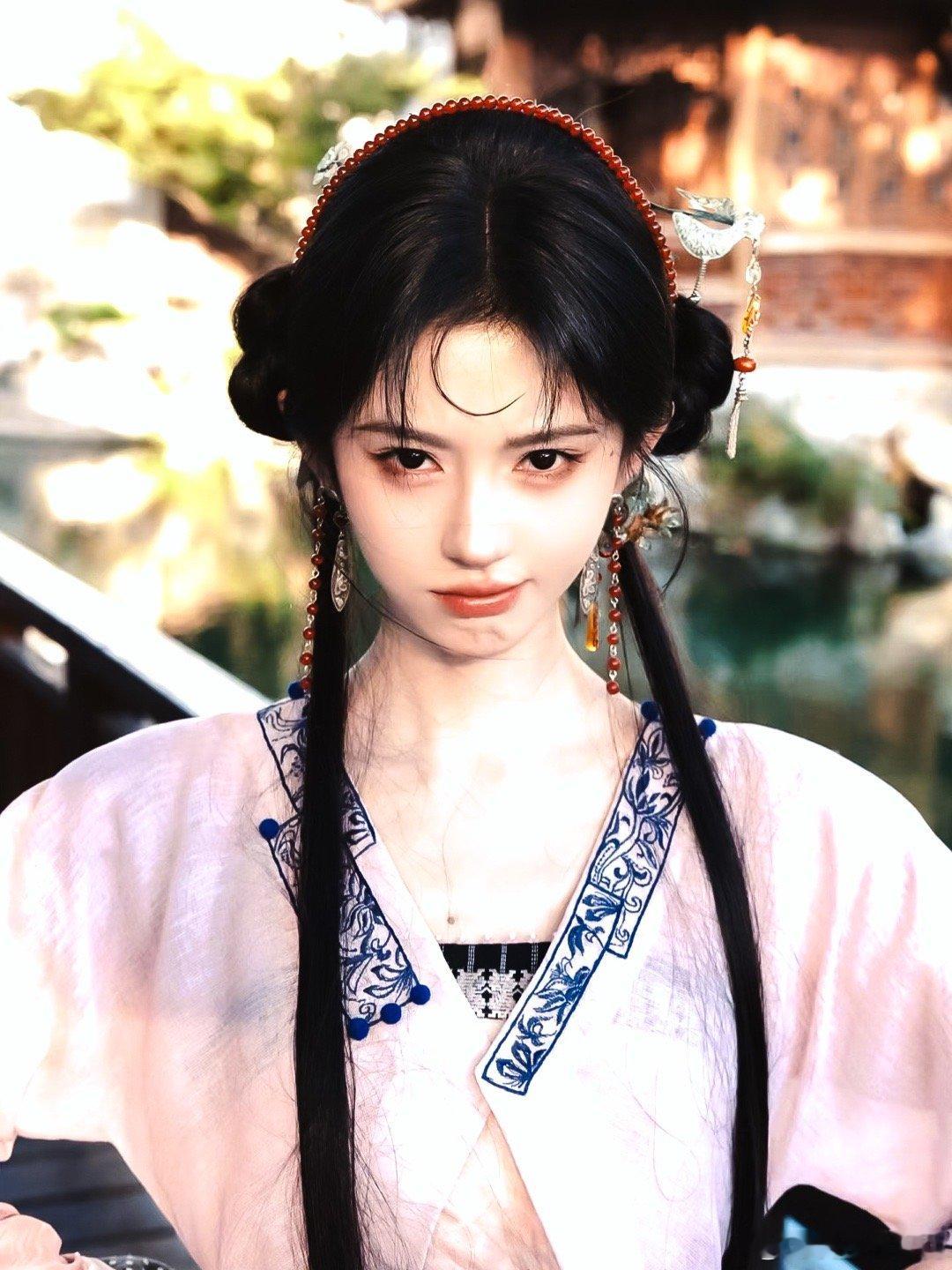 鞠婧祎抽象视频破530w赞女神就这样惊艳所有人哈哈哈哈哈哈哈哈美而萌之嘻嘻嘻嘻 