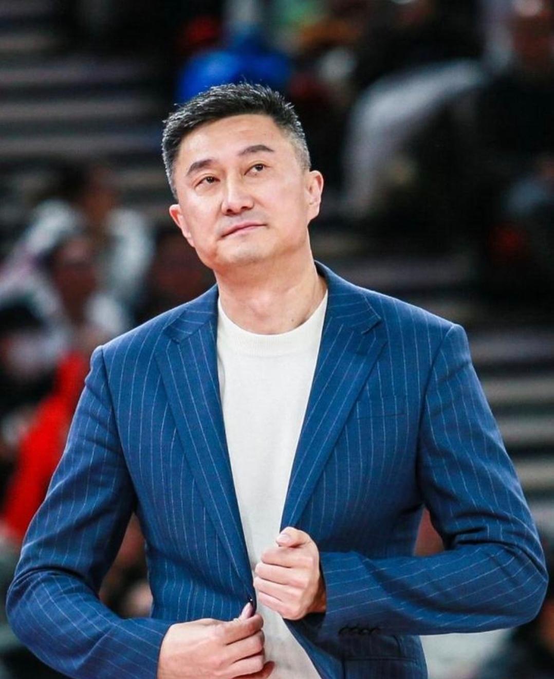 输赢之上，何为真正的篮球
 
接连不敌日本、伊朗，中国男篮的失利让不少球迷开始讨