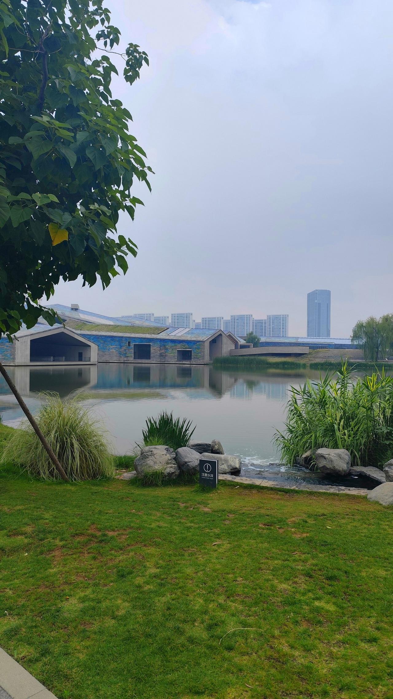 未来之瞳科学公园——一个人少景色美的好去处，还是一个“会呼吸的科技公园”。这座公