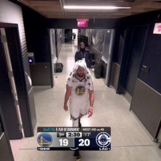 库里咋回更衣室了？？NBA附加赛勇士vs快船