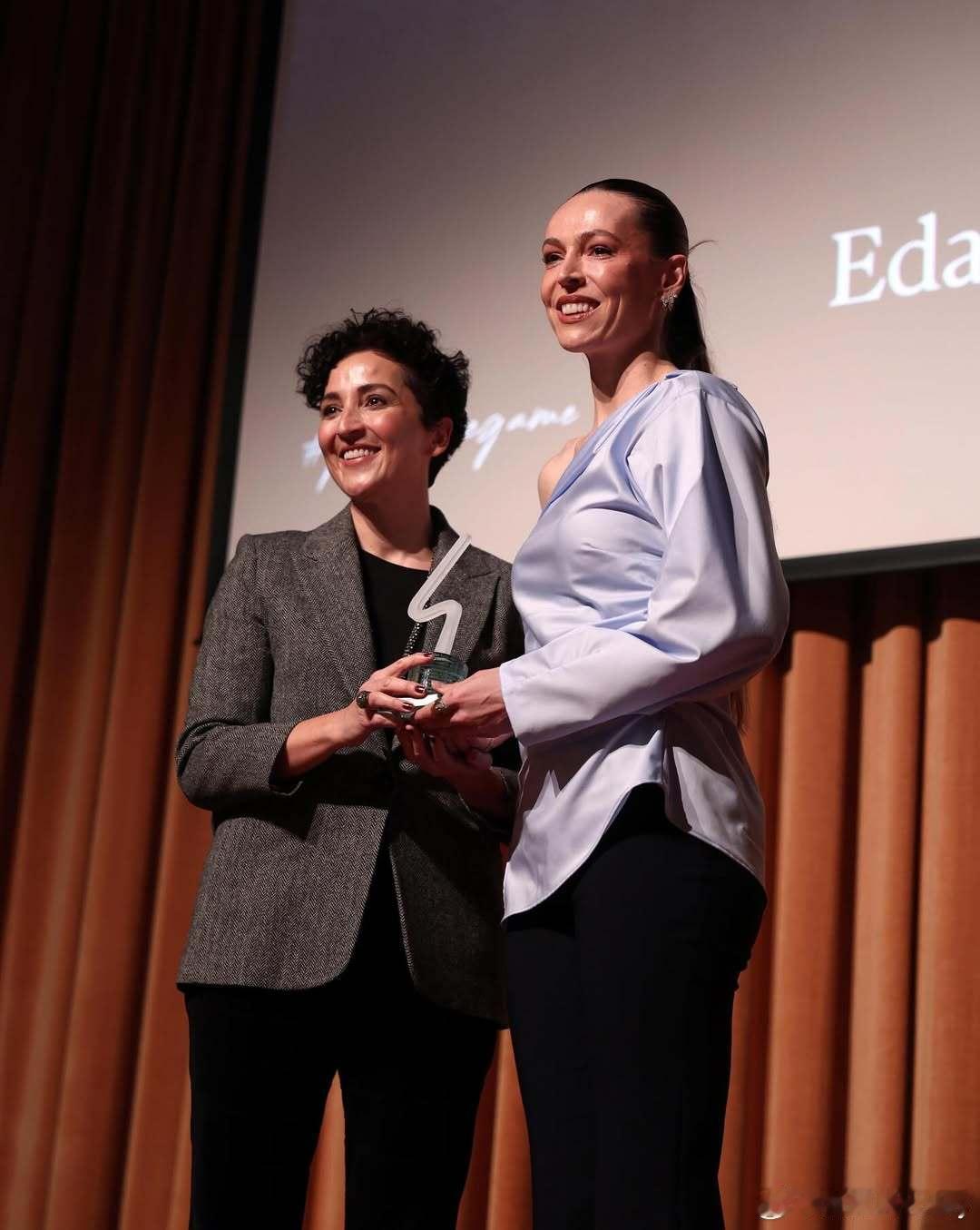 土耳其第15届“博阿奇大学体育奖”评选中，埃达当选“年度排球运动员”。女排国际排