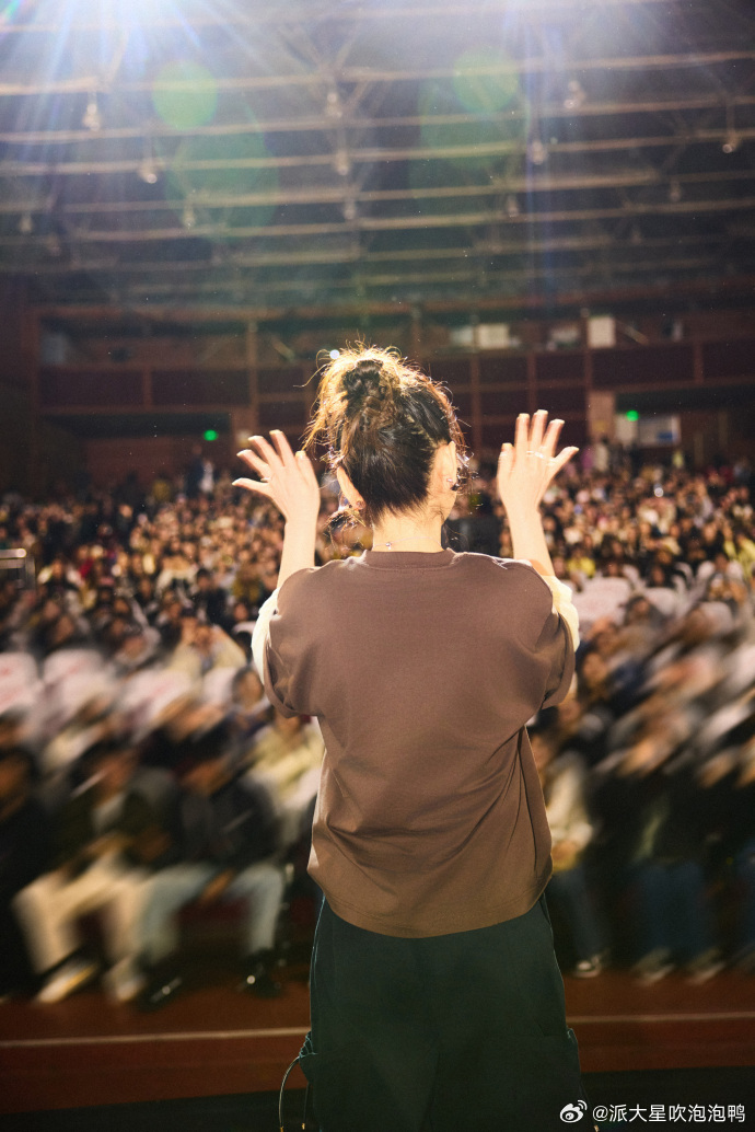 秦海璐一分钟情绪三种转变 不得不说秦海璐这一次电影《我，许可》里面的演绎很是精彩