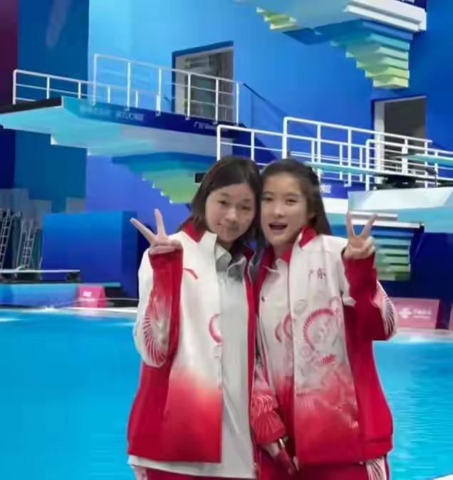 全红婵又上热搜了！
全红婵昨晚直播在线1小时，
直播收入43598.6元，她将这