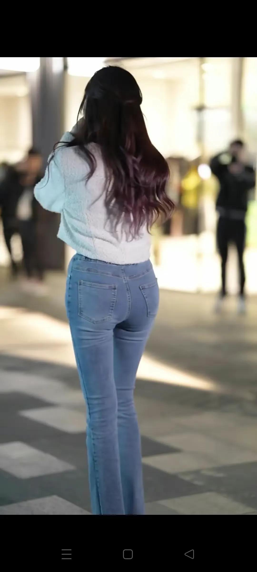 美女紧身牛仔裤系列，背影迷人