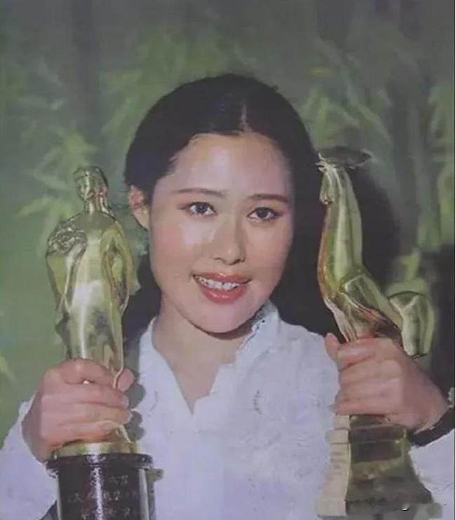 中国电影史人物之第1482位，斯琴高娃（1950.1.20一）蒙古族，生于内蒙古