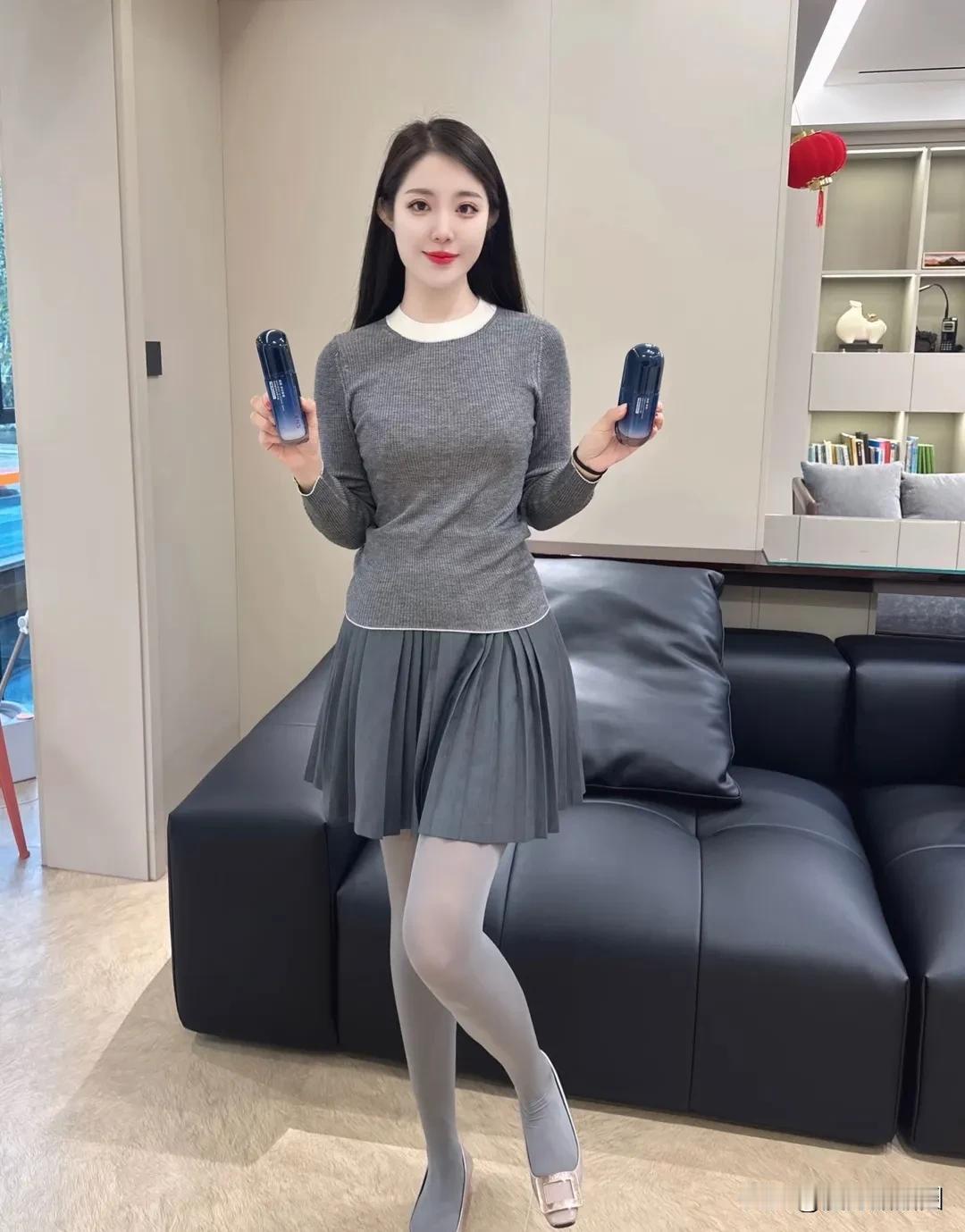 当老公送礼物时，表达喜欢是很重要的，以下是一些可能的自述示例：
一、真诚感激型