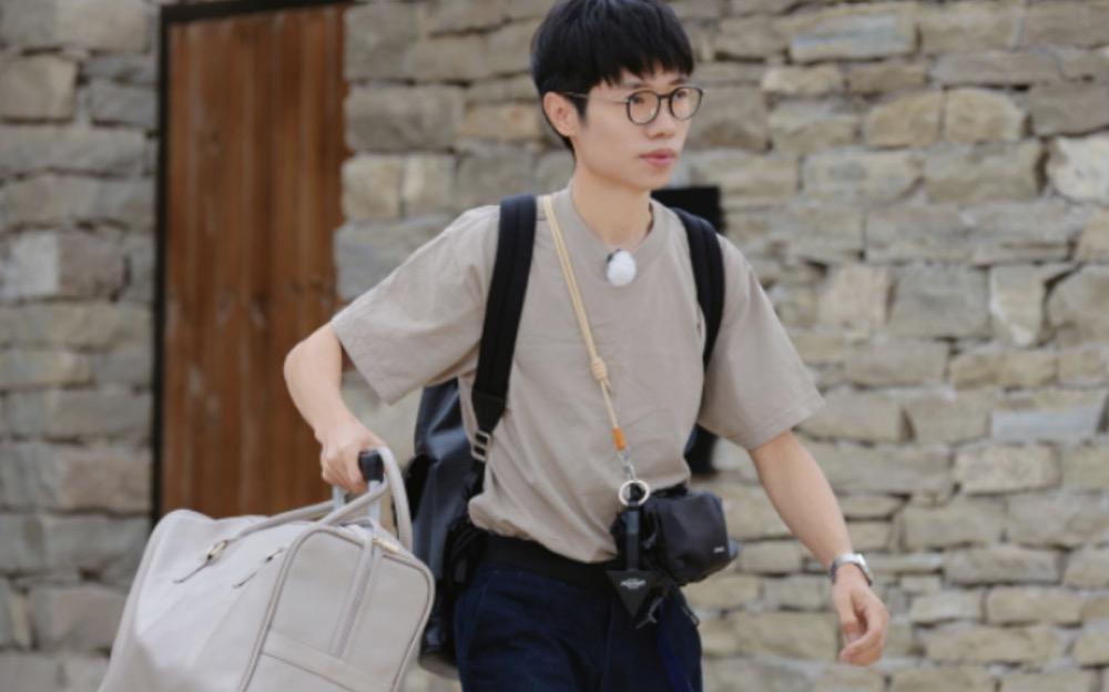 李行亮上《再见爱人4》本来是想翻红！

但是现如今的情况却是，面对李行亮和麦麦之