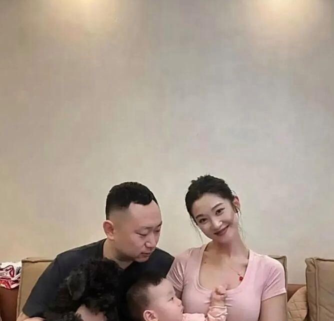 有点许晴的感觉 