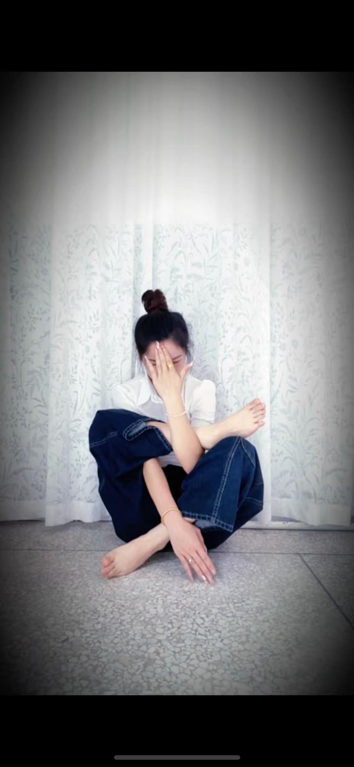 这个造型我看了半天也没看懂怎么摆出来的