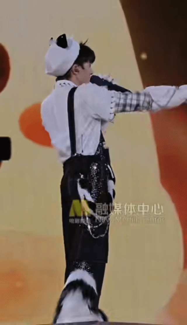 六公主说和没看周深现场的说不清 当官方认证的“说不清楚”出现时，就知道周深现场又