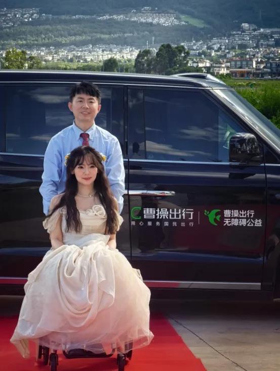 破防！轮椅女孩和丈夫相恋14年环游多国，大理洱海边拍婚纱照，这才是最动人的真爱