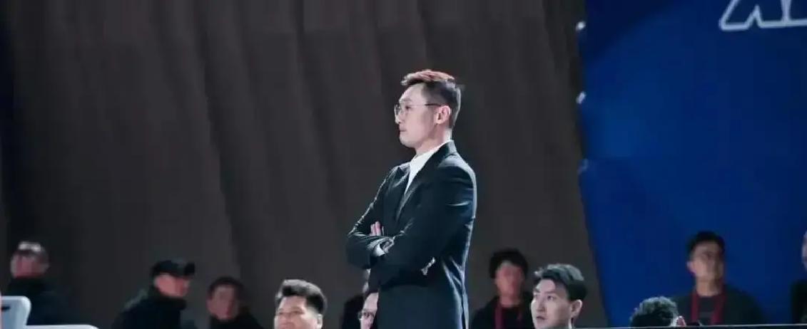 新疆队把外援裁了
 
省下84万美金，直接押宝19岁混血冯傲。CBA新规：用21