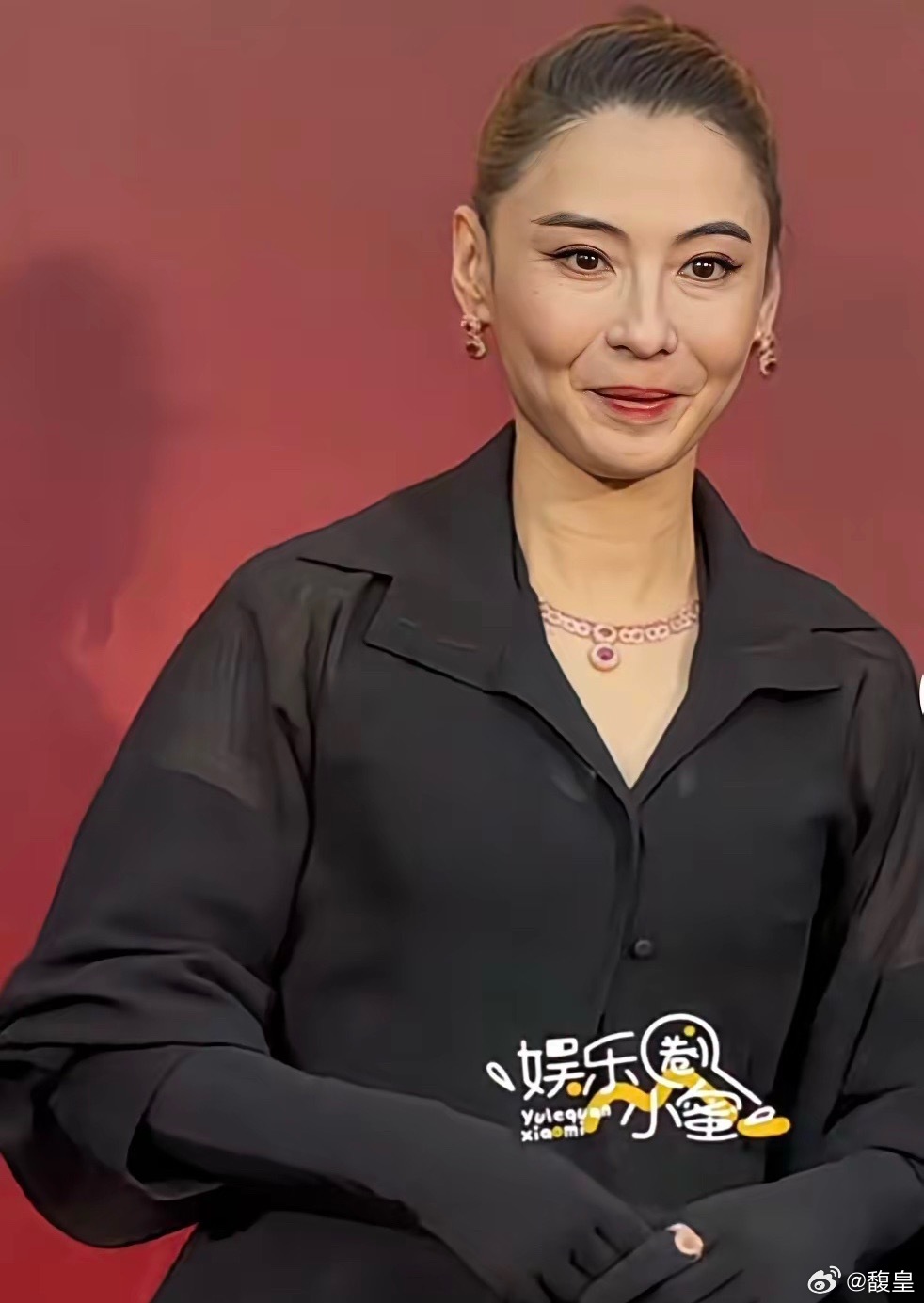第一眼完全没认出来是张柏芝，面部状态变化挺明显的 