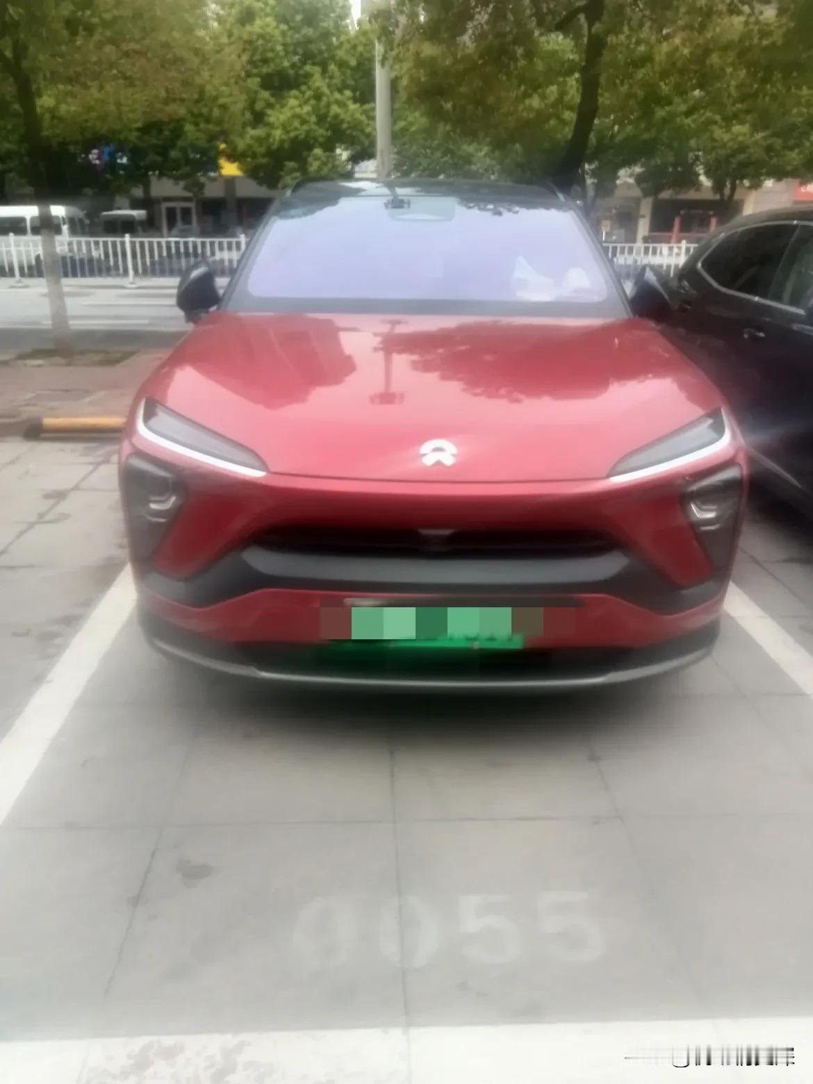 我老公四年前花了18万买了一辆燃油车，如今老公突然想换电车了，我不赞成为此我们还