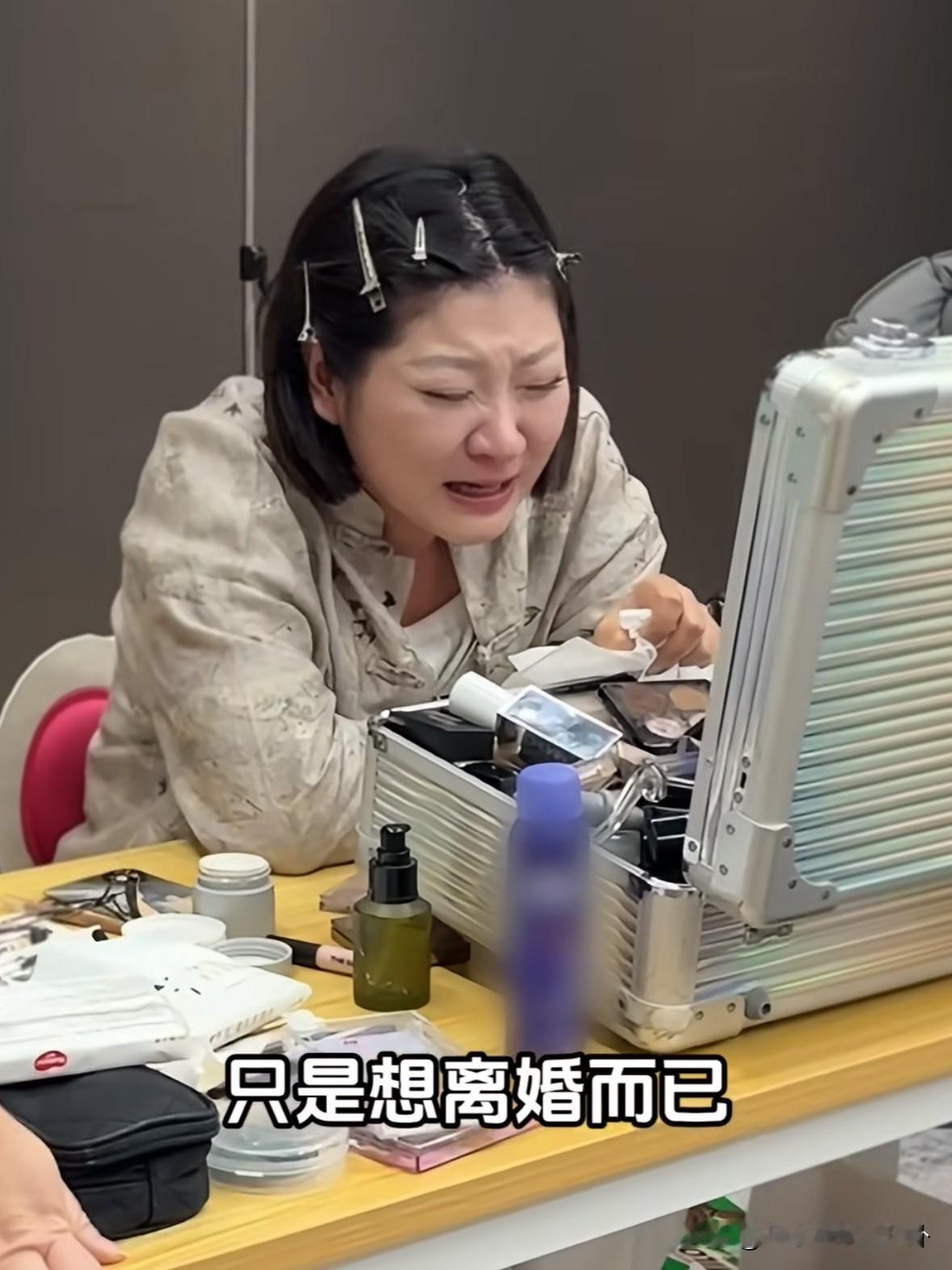 我就想问问，王暖暖带货还有人会买吗？

以前觉得她很可怜，总在她直播间买东西，现