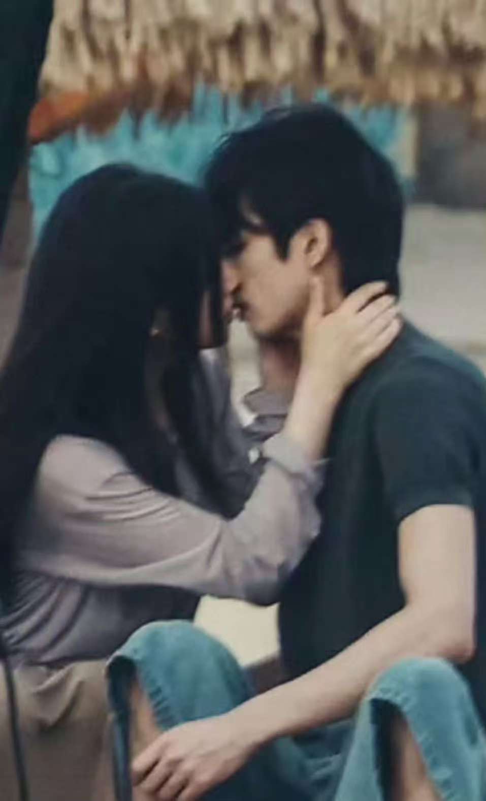 张婧仪宋威龙亲上了张婧仪宋威龙野狗骨头吻戏张婧仪宋威龙亲上了，哇塞哇塞，氛围感好