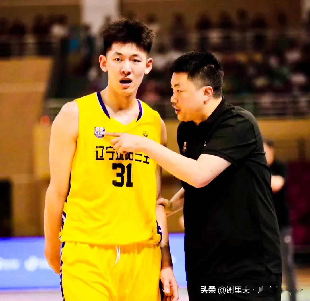 杨鸣在休赛期听闻一消息，感到无语，辽篮U21投篮命中率差到离谱！青年队主教练刘湘