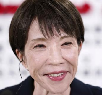 当面对泽连斯基的祝贺时，高市早苗句句都是客气话，但是句句不提援助乌克兰。
 
近