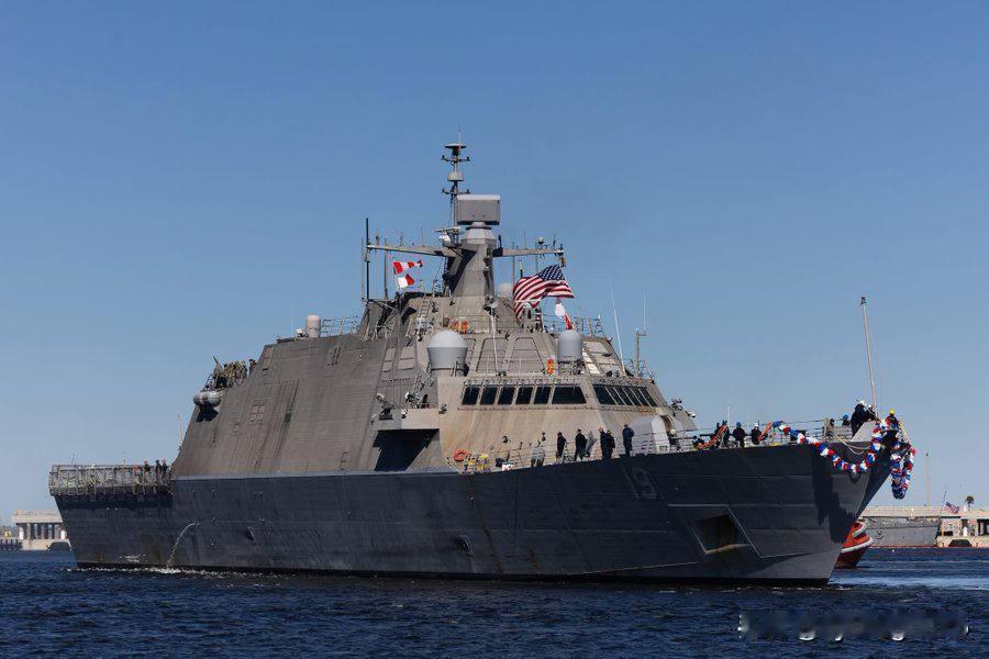 🇺🇸美国海军近海巡逻舰“圣路易斯”号（LCS-19）于2025年11月10日