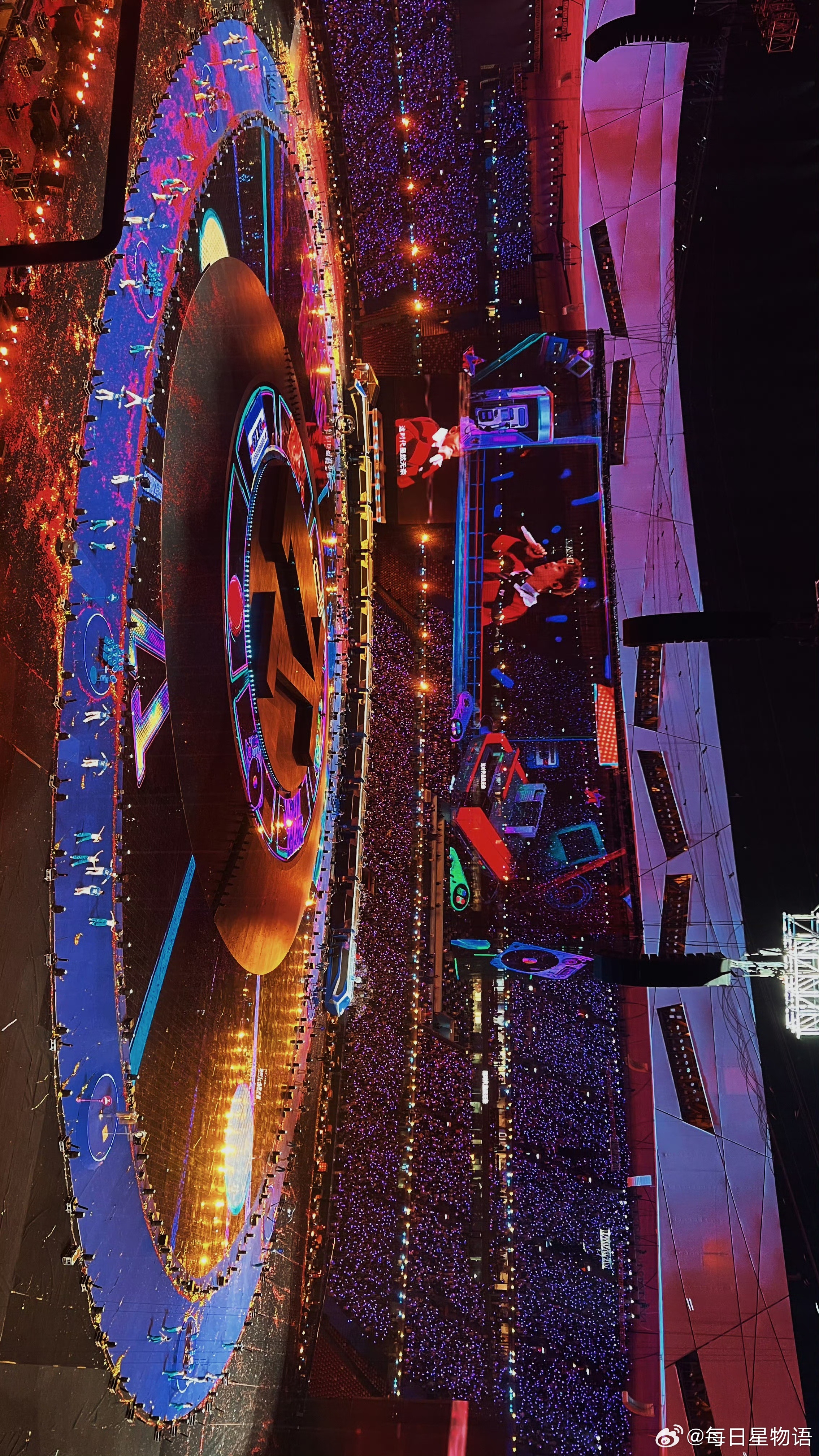 张杰赚点钱全花舞美上了 鸟巢演唱会舞美精致到每一帧都能截图！杰哥对舞美是真下血本