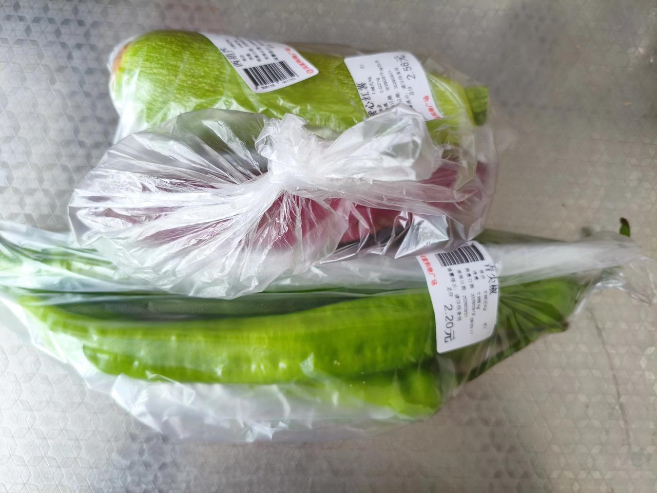 今日开销6.51元，花费很少，我这人有点财迷，花费越少越开心[大笑]

这段时间