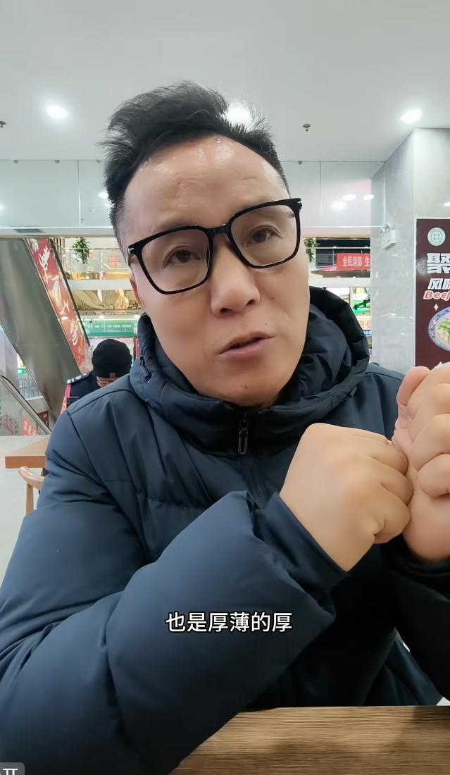 杜小华一直找不到小米奇，都信玄学了，可怜天下父母心。

杜小华今天发视频说，他要