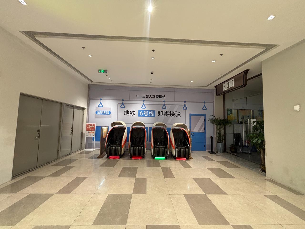 事关济南6号线地铁口，又有新消息！
根据楼友“怪兽”7月9日提供的现场照片，济南