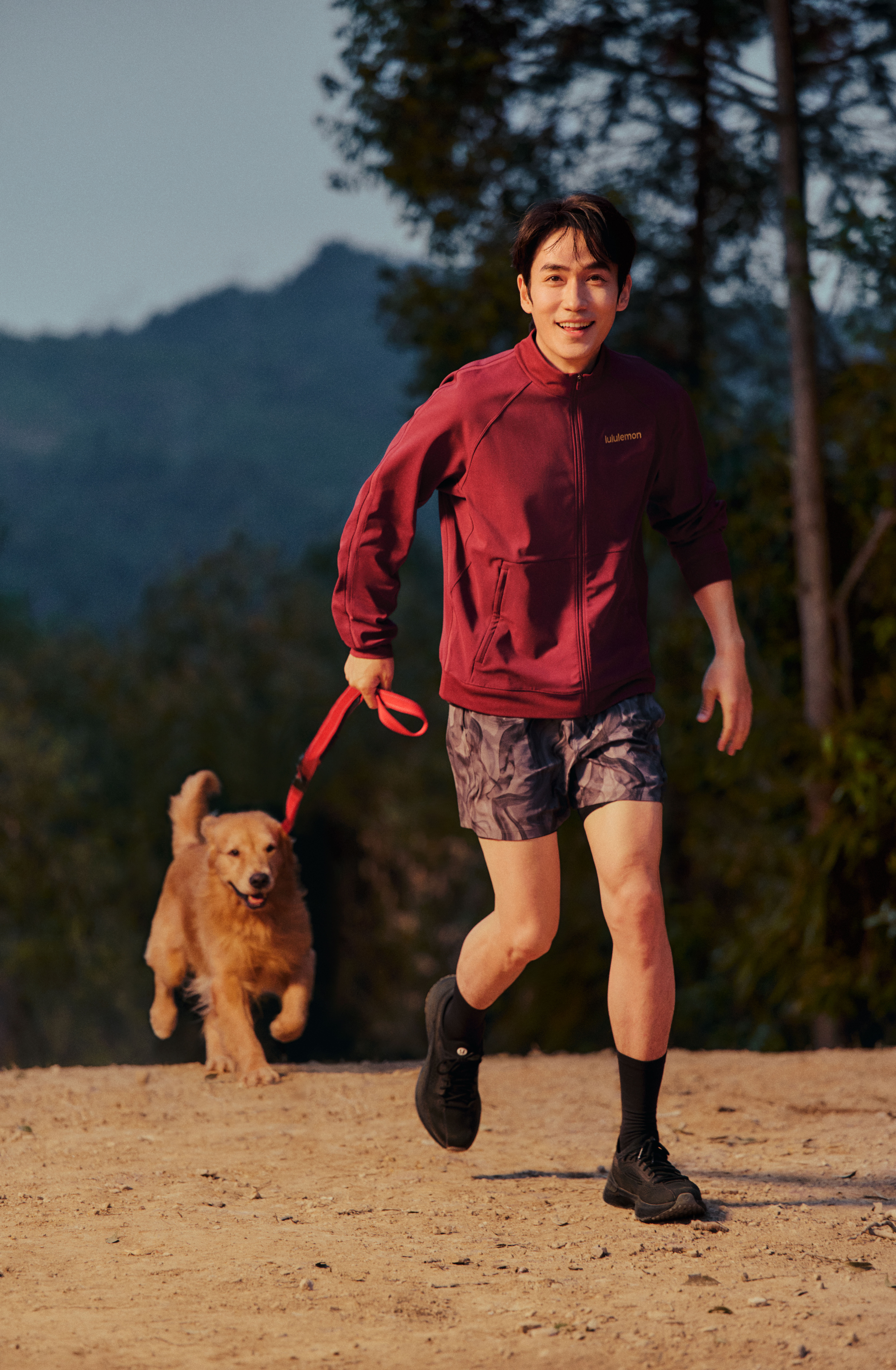 lululemon 正式官宣影帝朱一龙出任品牌大使！以演员身份本色出演2026新