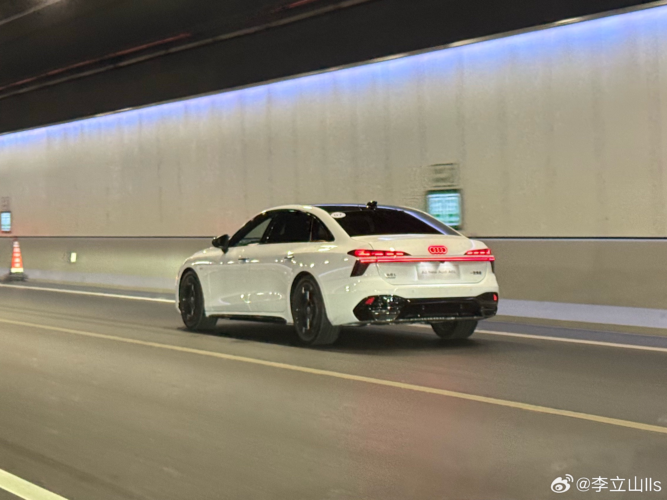 不是参加奥迪活动，都很难看到白色的A6L 