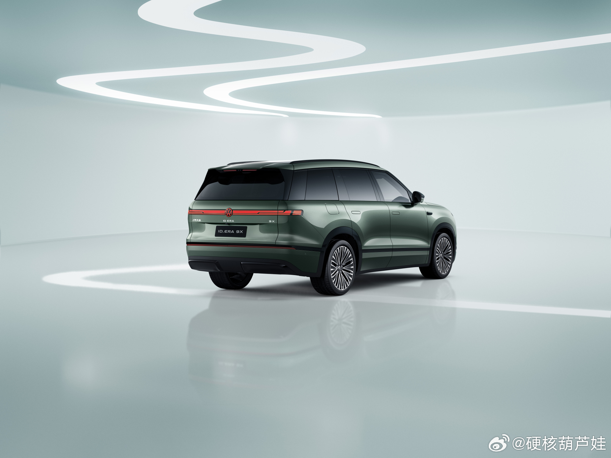 首台ID.ERA 9X投产上新  当科技开始懂得隐藏，才是真正融入生活的开始。直