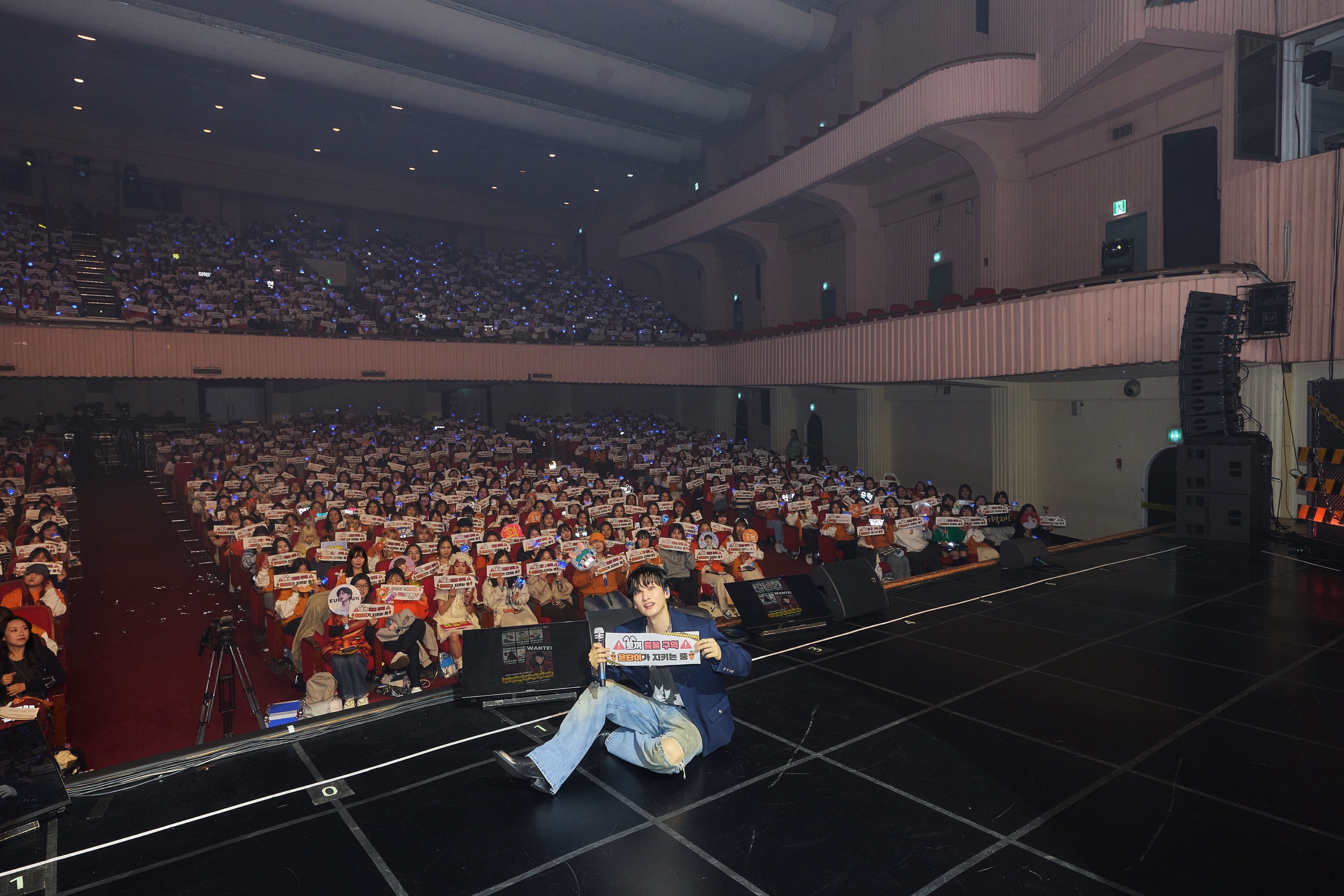 “CB百蓝_。260328 D&E official更新李赫宰相关：[📸]20