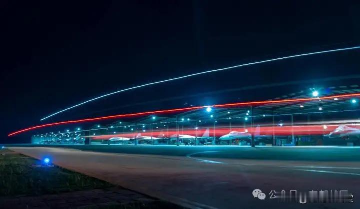 空军的4代半的J11BG战斗机仍然很少  估计J11B升级潜力不大，或者升级性价