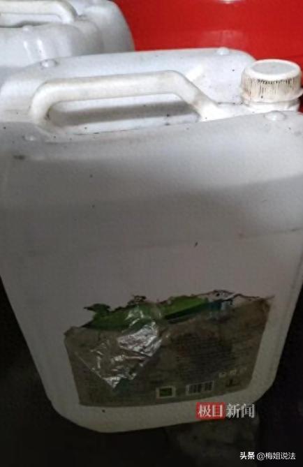 贵州毕节，织金县。老赵和老唐一起去参加当地一户人家的喜宴。然而，就是这样一场看似