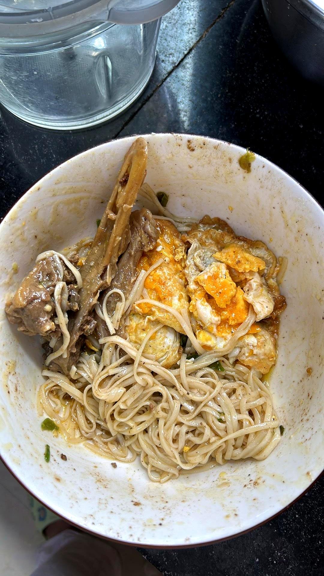 37岁哺乳期的我，一顿吃差了，娃就“断粮”，年龄摆着，身体也娇气。
昨天炒自家鸭