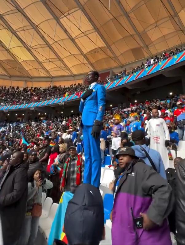 非洲杯有人COS卢蒙巴，球迷：蒙博托转世灵童在哪里